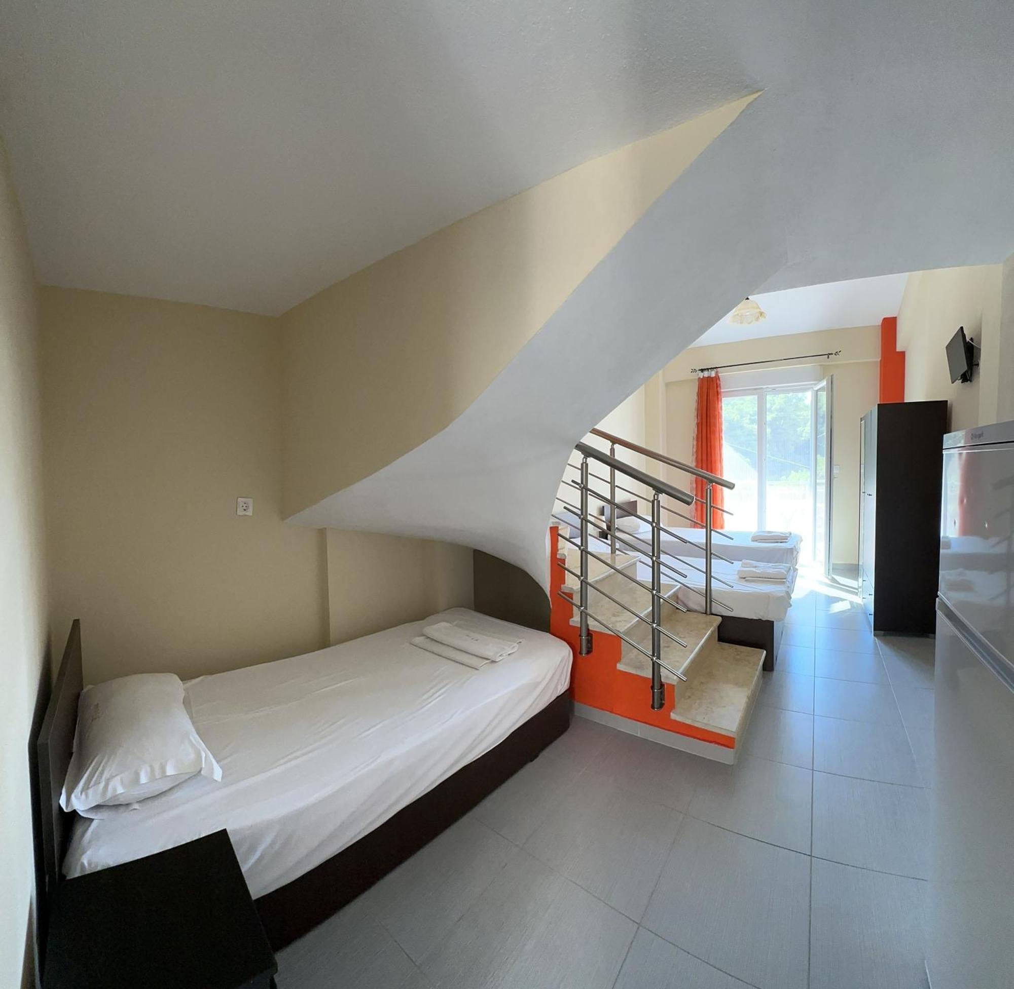 Rooms Elena Nea Poteidaia Exterior photo